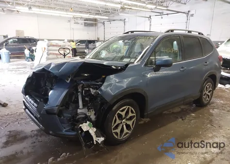 2023 Subaru Forester Premium z USA, uszkodzony, nr VIN JF2SKAEC6PH452091